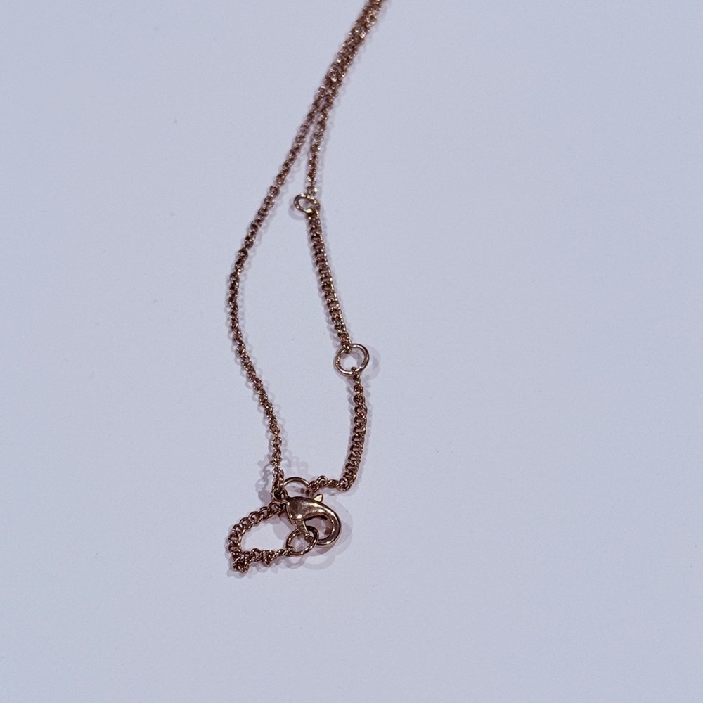 Elegant Gold Pendant Necklace - Picture 3 of 3